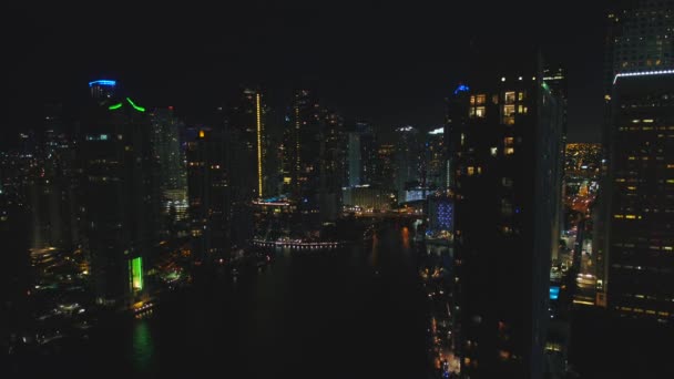 Aerial Pull Out Shot Miami River Noche — Vídeos de Stock