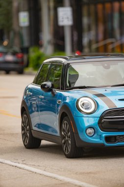 Mavi mini Cooper otomobil kısmi fotoğraf