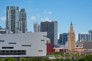 Özgürlük Kulesi Miami fotoğrafı. Telefoto lens ile çekilmiş ve
