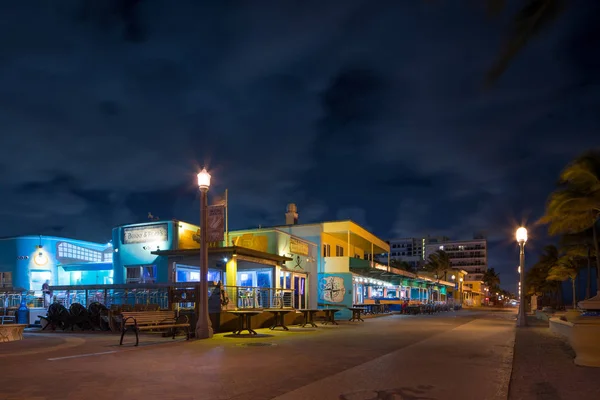 HOLLYWOOD, FL, USA - JULY 18, 2019:  Long exposure night photo o — Stock Photo, Image