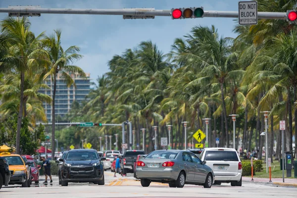 Miami Beach Ocean Drive tiro com lente telefoto de longe — Fotografia de Stock