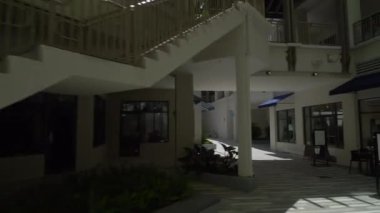 Mary Brickell Village hareket görüntüleri de Dükkanlar