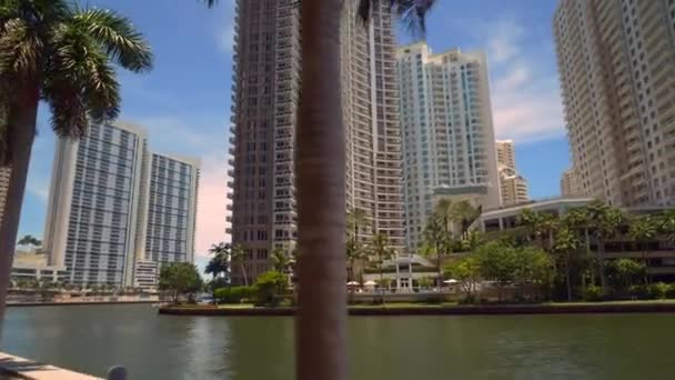 Filmagem Movimento Condomínios Highrise Brickell Key Miami 60P — Vídeo de Stock