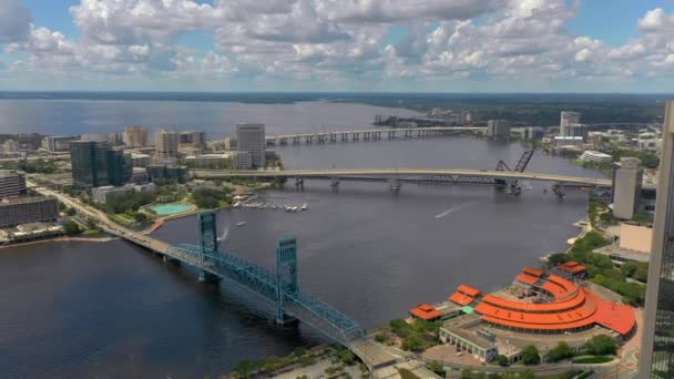 Filmische Luchtbeelden Johns River Tussen Downtown South Bank Jacksonville — Stockvideo