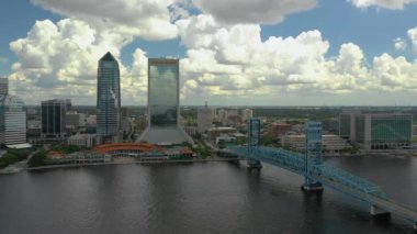 Jacksonville Florida şehir merkezinde temmuz 2019 sularında bir insansız hava aracıyla vuruldu