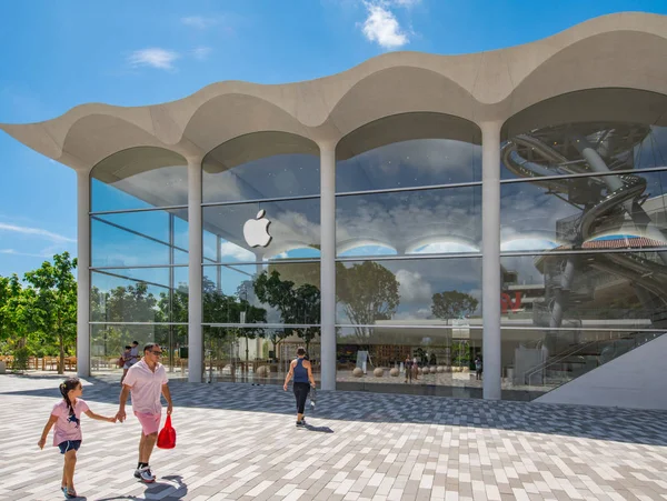 Photo of Aventura Mall Apple Store new location 2019 — Stock Photo, Image