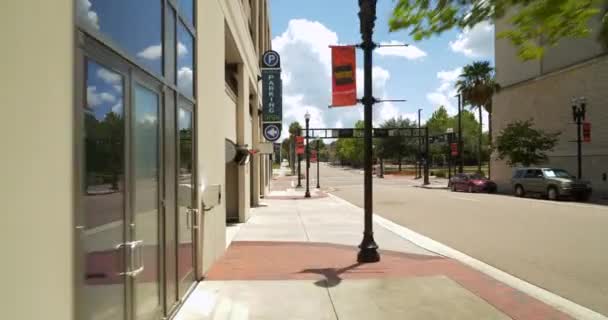 Filmaufnahmen Der Innenstadt Von Jacksonville Nähern Sich Der Hauptstraße — Stockvideo