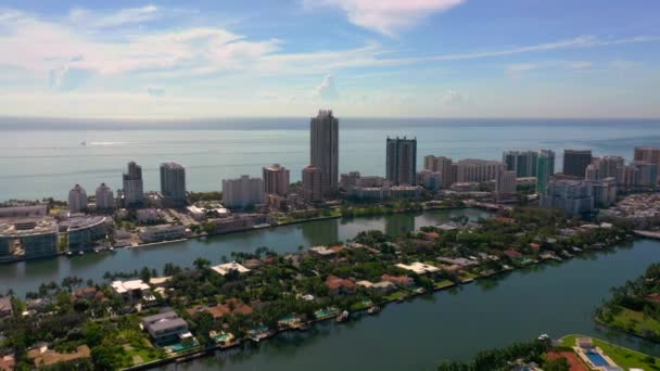 空中内陆接近迈阿密海滩海岸线 — 图库视频影像