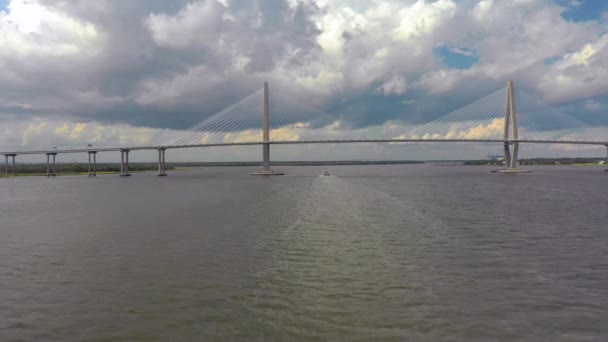 Аэровидео Arthur Ravenel Bridge — стоковое видео