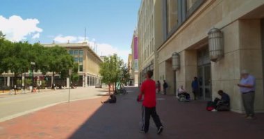 Hareketli video evsiz insanlar Downtown Jacksonville Fl