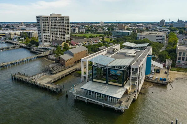 Charleston Etelä-Carolina Aquarium antenni valokuva veden puolella — kuvapankkivalokuva