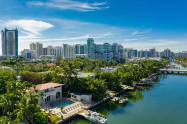 Miami Beach sahil sahnesinde Konaklar