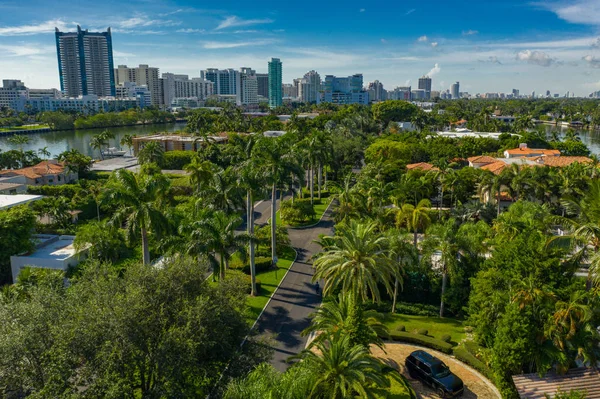 Exklusivt område Miami Beach med Mansion Style Homes — Stockfoto