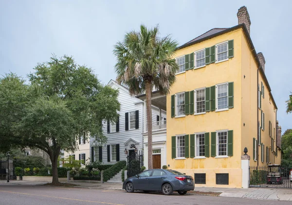 Quartiere Charleston SC con case costruite del 1800 — Foto Stock