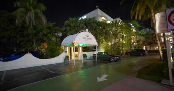 Dorchester Hotel Miami Beach Movimiento Nocturno Footatge — Vídeos de Stock