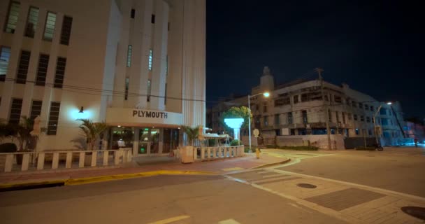 普利茅斯酒店迈阿密海滩夜间视频约2019年 — 图库视频影像