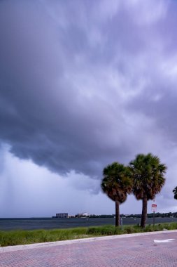 Abd'nin Miami Fl kentinde ki Dorian Kasırgası'ndan bulutlu Eylül 2019