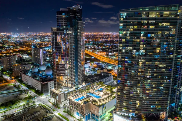 Fotos Noturnas Paramount Miami Worldcenter Edifício Downtown — Fotografia de Stock
