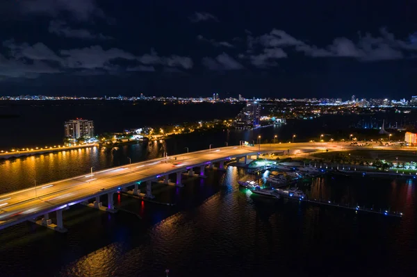 Macarthur Causeway Miami Přes Biscayne Bay Noci — Stock fotografie