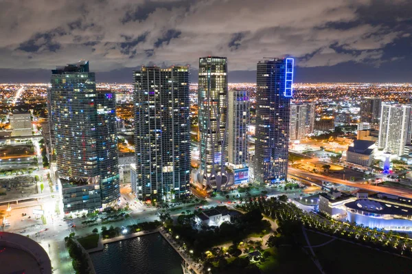 Foto Aérea Drones Rascacielos Downtown Miami Arquitectura Moderna Con Luces — Foto de Stock