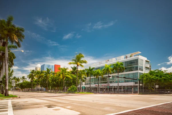 Miami Beach Street View 5Th Street Meridian Avenue Flou Mouvement — Photo