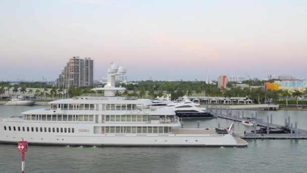 Miami Marina Yatlar Hava Görüntüleri 60P — Stok video