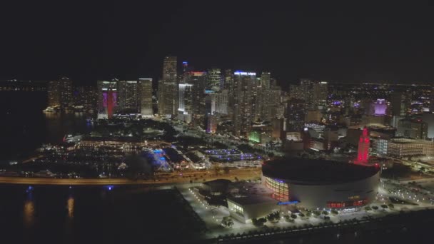 Авиационное Видео Центра Майами Флорида Ночью Красивыми Городскими Огнями — стоковое видео
