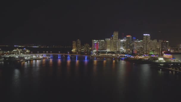 マイアミフロリダアメリカ4K夜の空中 — ストック動画