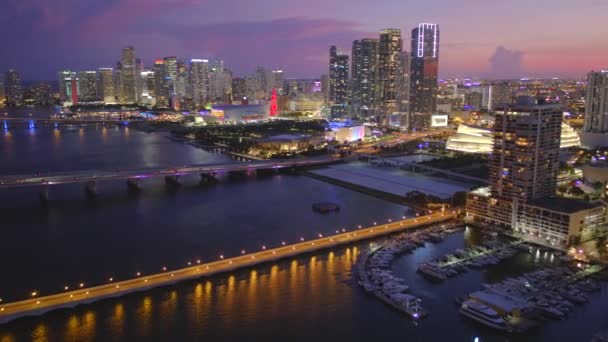 Vacker Sommarhimmel Downtown Miami Antenn Drone Footage — Stockvideo