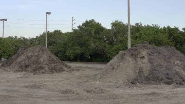 Berge Von Dreck Auf Einer Baustelle — Stockvideo