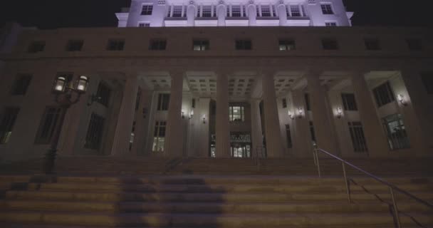 Tilt Reveal Miami Dade Courthouse Night — Stock Video