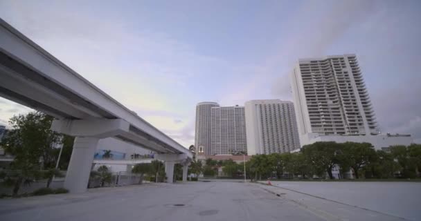 Metromover Ruchu Downtown Miami 60P — Wideo stockowe