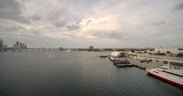Images Aériennes Latérales Port Miami 60P — Video