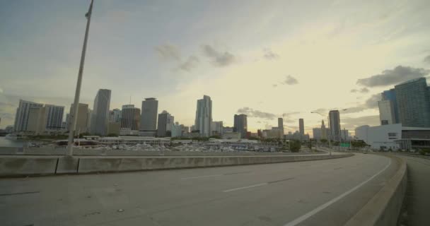 Uitzicht Bayside Downtown Miami Vanaf Port Boulevard Bridge 60P — Stockvideo