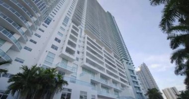 Miami highrise condominiums Edgewater modern mimari üç eksenli gimbal stabilize video kamera 4k 60p ile vurdu