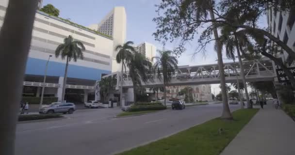 Pedestre Flyover Ponte Movimento Vídeo 60P — Vídeo de Stock