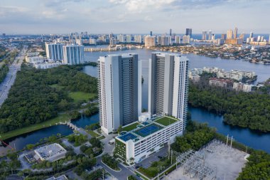 Havadan drone fotoğraf Harbour Condominium Kuzey Miami Beach Fl