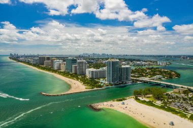 Haulover ve Bal Harbour arasında hava fotoğraf Miami Beach girişi