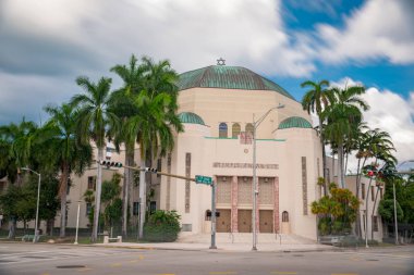 Photo Temple Emanu El Miami Beach Washington Avenue. long exposu clipart