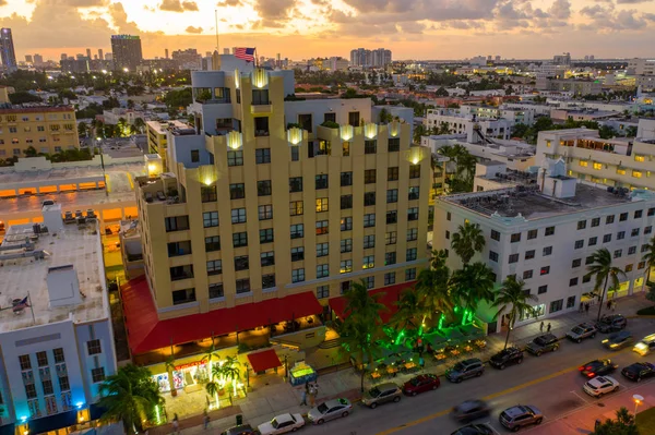 Zdjęcie lotnicze Netherland Hotel Miami Beach Ocean Drive w: Twiligh — Zdjęcie stockowe