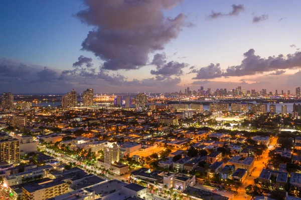 Всемирно известный Miami Beach Ocean Drive SoBe — стоковое фото