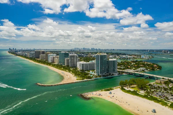 Foto aérea Entrada de Miami Beach entre Haulover y Bal Harbour — Foto de Stock