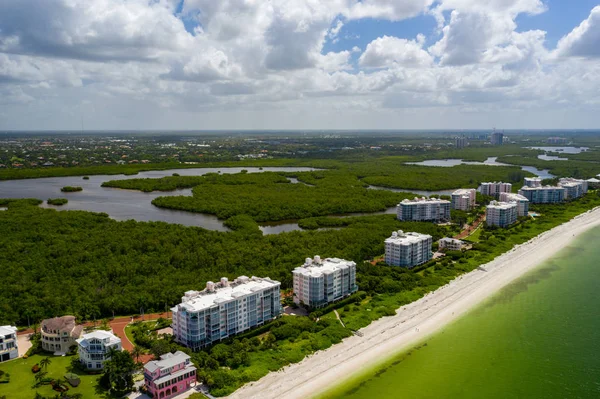 Légi drone fotó mezítláb Beach Nápoly FL — Stock Fotó