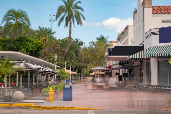Miami Beach Lincoln Jalan adegan musim panas belanja promenade. Gambar — Stok Foto