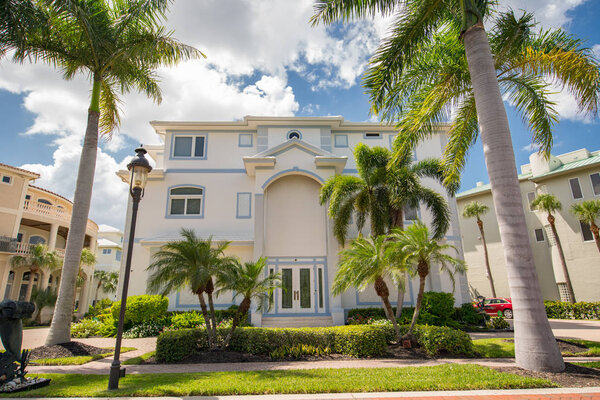 Элитные дома для отдыха в Фелз-Барфут-Бич Флорида, США
