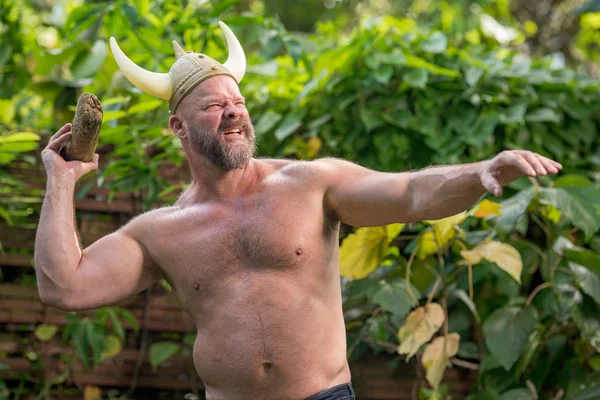 Guerrier viking en colère dans la bataille — Photo