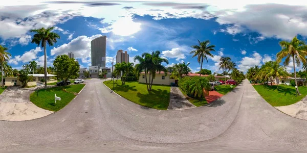 Tour virtual 360 foto de um bairro residencial Golden Shor — Fotografia de Stock