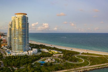 Hava Miami Sahili, South Pointe Parkı. Akşam karanlığında İHA ile vuruldu.