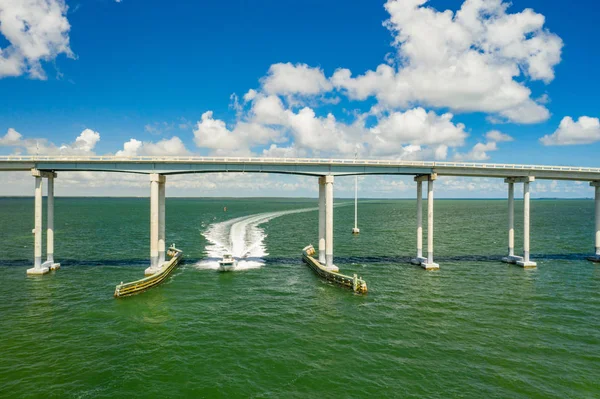 Fotografia aérea do Monroe County Toll Bridge Card Sound Road para — Fotografia de Stock