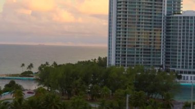 Hava aracı videosu Bal Harbour Miami Beach körfezi